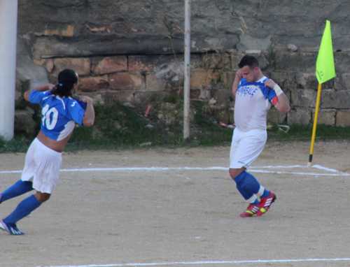 L'esultanza di Alletto dopo il gol-vittoria