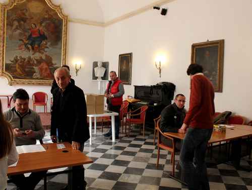 Un momento delle primarie
