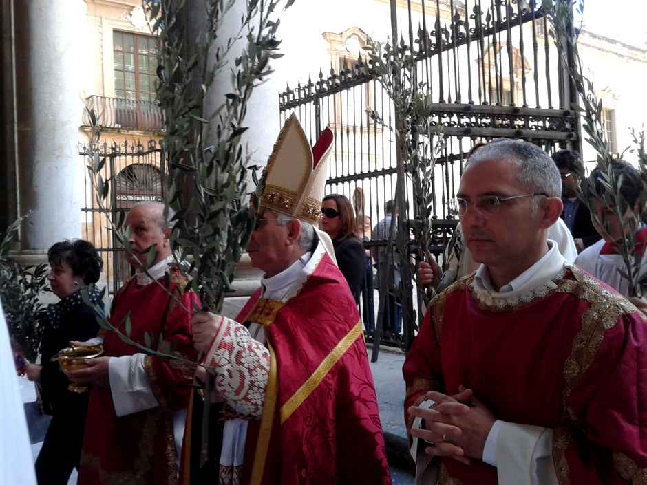 Monsignor Pennisi, oggi in cattedrale