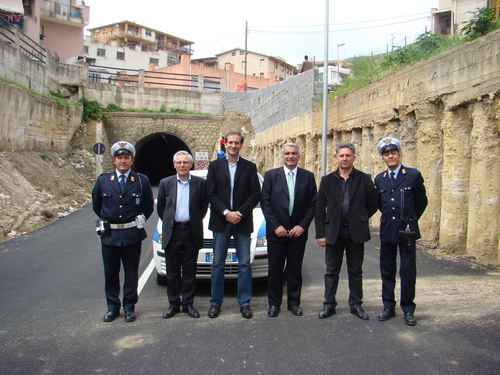 Il giorno dell'inaugurazione della galleria, avvenuta il 26 aprile 2009