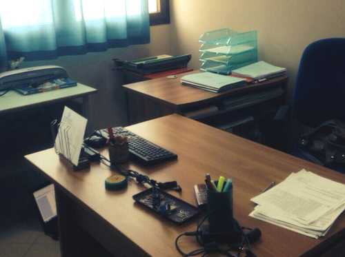 Le scrivanie della Monreale II, senza i monitor