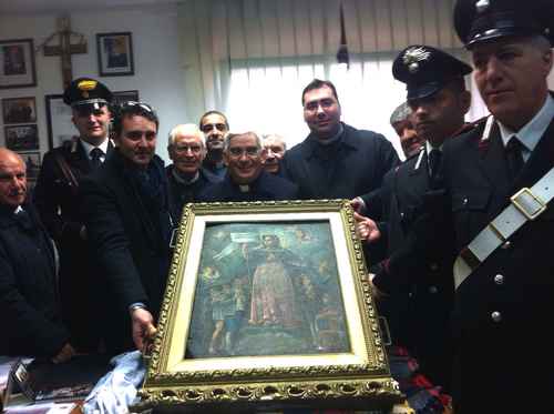 Il momento della consegna all'Arcivescovo di Monreale del febbraio scorso