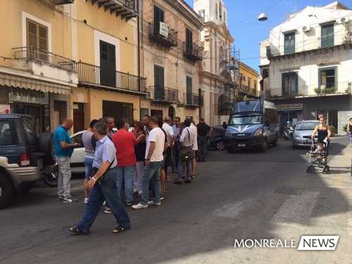 Dipendenti Ato stamattina davanti il Collegio di Maria