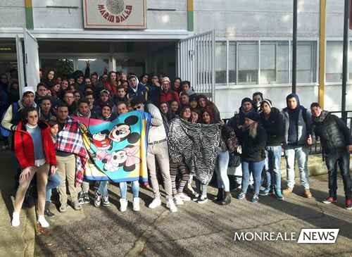 La protesta dei ragazzi del D'Aleo