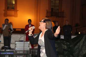 Francesca Ferrigno mentra interpreta Listen di Beyonce