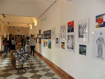 Alcune opere degli alunni esposte al complesso Guglielmo