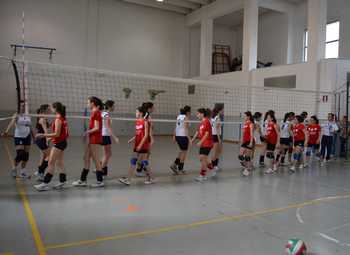 Il saluto finale tra Primula Monreale e Piana degli Albanesi