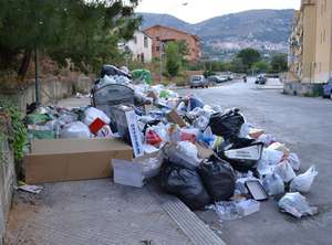 Spazzatura ad Aquino (foto Prestifilippo)