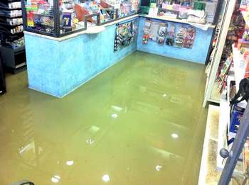 La tabaccheria di Aquino completamente sott'acqua