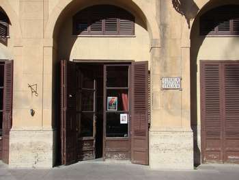 L'ingresso del circolo di cultura Italia