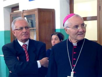 Il dirigente scolastico, Stefano Gorgone e Monsignor Salvatore Di Cristina