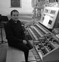 L'organista Walter D'Arcangelo
