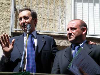 Il presidente della Camera, Gianfranco Fini con il presidente del Parlamento della Legalità, Nicolò Mannino