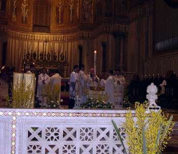 La celebrazione della veglia pasquale in Cattedrale
