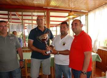 Il presidente Giuseppe Tripoli premiato