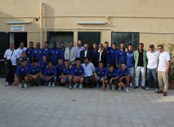 Foto di gruppo per il Monreale calcio