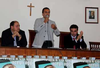 Il deputato Tonino Russo, Toti Zuccaro ed il segretario cittadino PD, Fabio Ganci