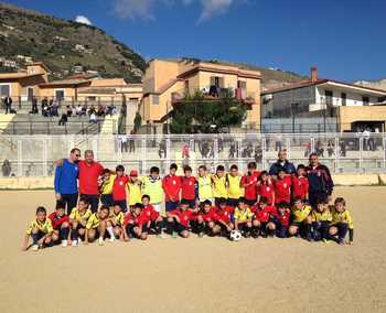 Foto di gruppo per i bambini del Monreale e della Conca d'Oro