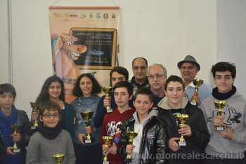 Foto di gruppo per i premiati del torneo