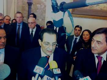 Il presidente della Regione, Rosario Crocetta prima di entrare in aula