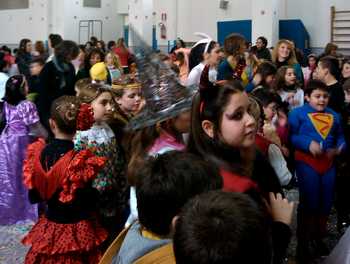 Un momento della festa della scuola Morvillo