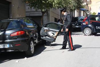 Carabinieri sul posto deopo l'incidente (foto LEAS)