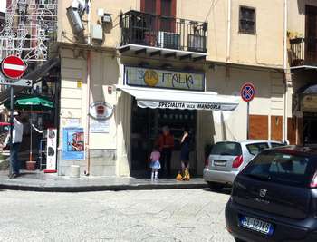 Il bar Italia di paizza Vittorio Emanuele