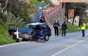 Vigili Urbani impegnati ad eseguire i rilievi incidente circonvallazione