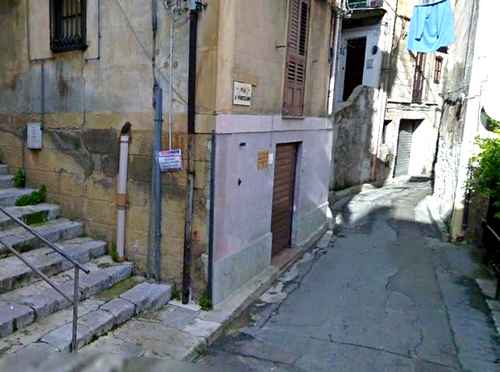 La sede sociale di via Antonio Veneziano