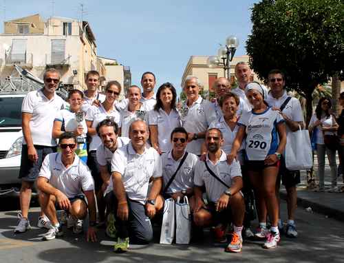 Foto di gruppo per gli atleti della Marathon Monreale