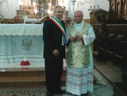 Il sindaco Filippo Di Matteo e monsignor Rosario Bacile