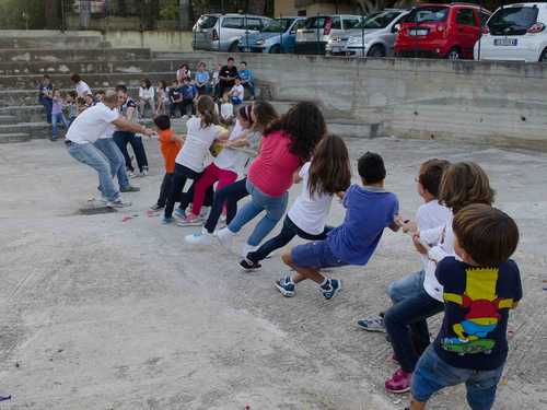 Un momento di gioco per i ragazzi dell'associazione