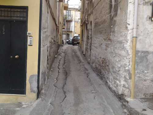 Via San Martino, nel quartiere Bavera