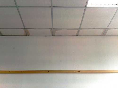 L'umidità in una classe della scuola Novelli