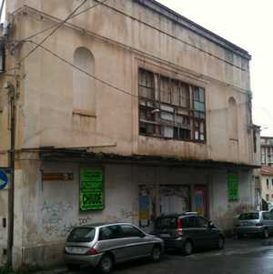 Il rudere dell'ex cinema Imperia