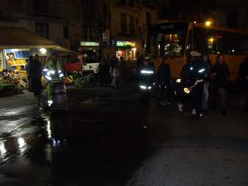 Alcune fasi di pulizia dopo la perdita di gasolio