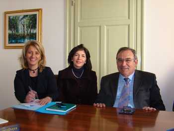 L'addetto stampa del Comune, Ina Modica, il consulente Lia Giangreco e il sindaco Filippo Di Matteo