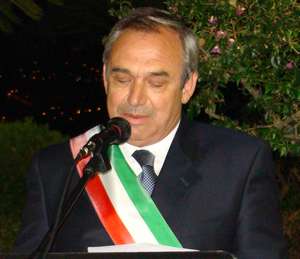 Il sindaco di Monreale, Filippo Di Matteo)